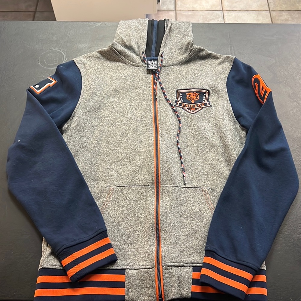 NFL team apparel. Chicago Bears. Womens size small. Very lightly worn